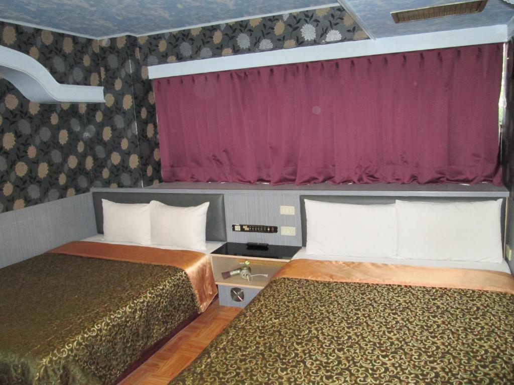 Hotel One One 2*