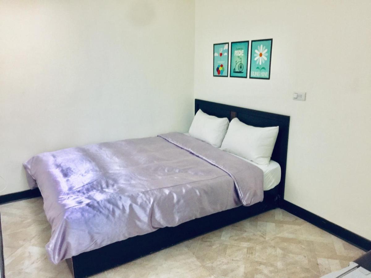 Hotel One One